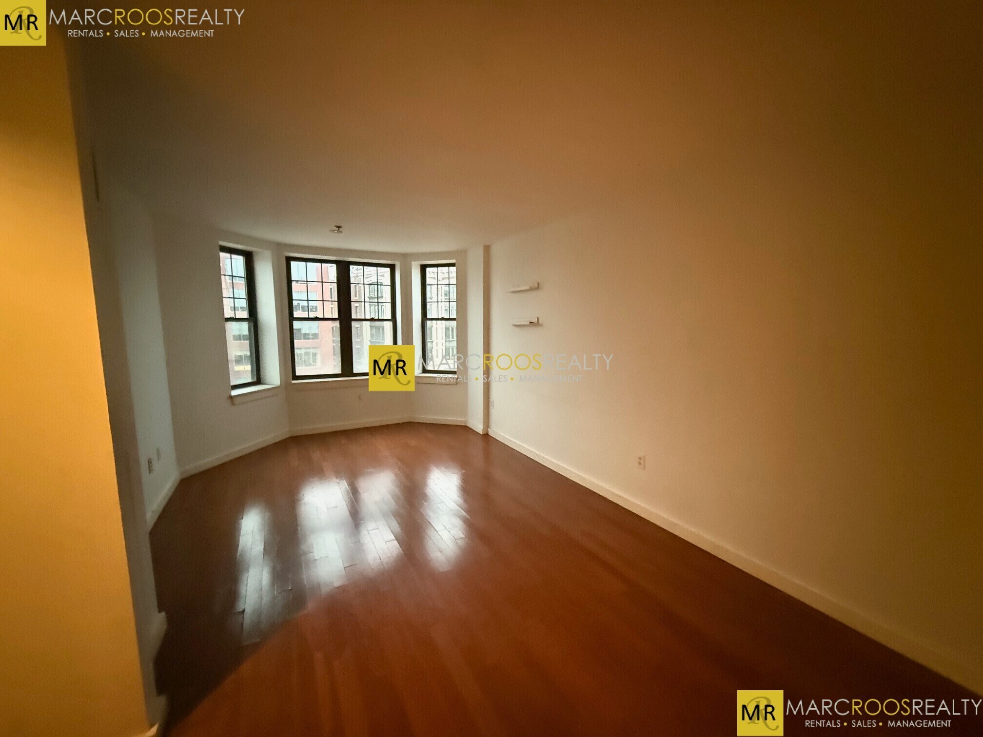 Building Photo - 534 Commonwealth Ave