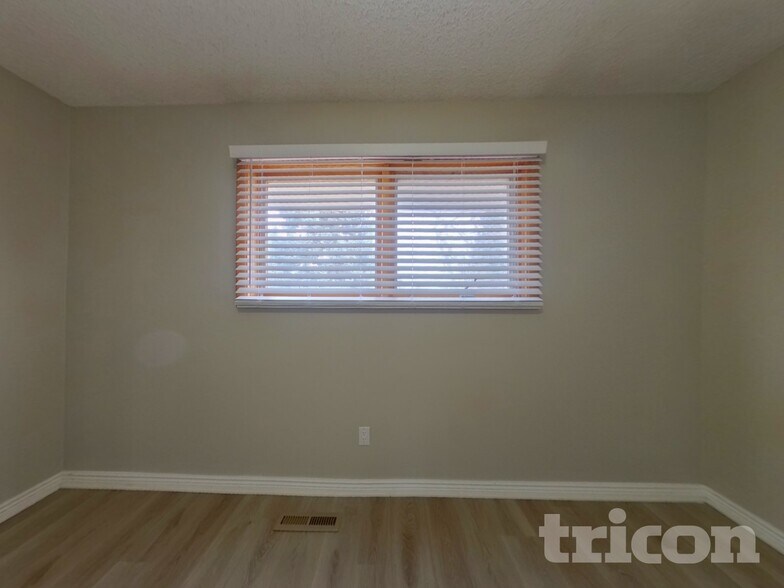 Building Photo - 7681 E Easter Pl