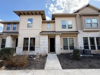 Building Photo - 13800 Lyndhurst St