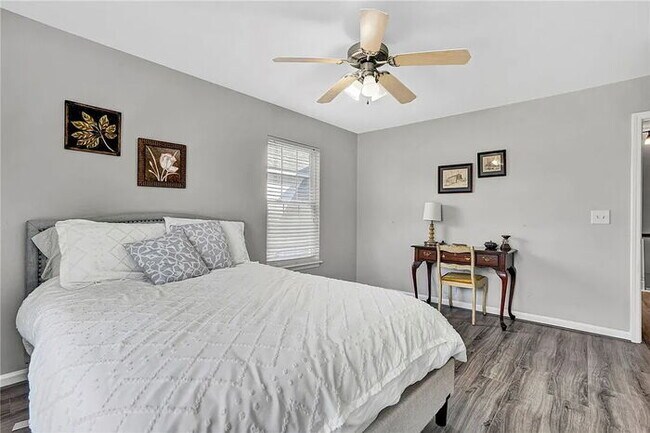 Building Photo - 175 Rock Moss Dr