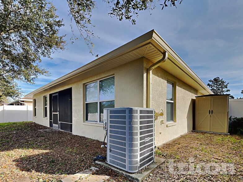 Building Photo - 9627 Jaybird Ln