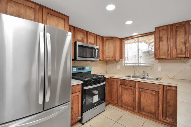 Building Photo - 6439 Hidden Arbor Ln