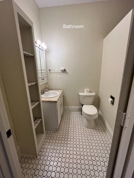 Building Photo - 1636 Hoyt Ave