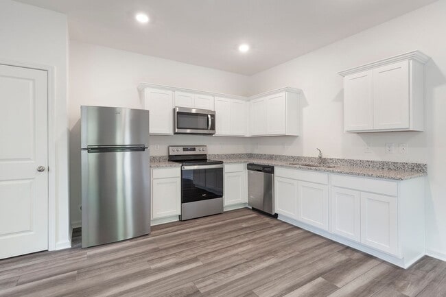 Building Photo - 3531 Cardinal Dr