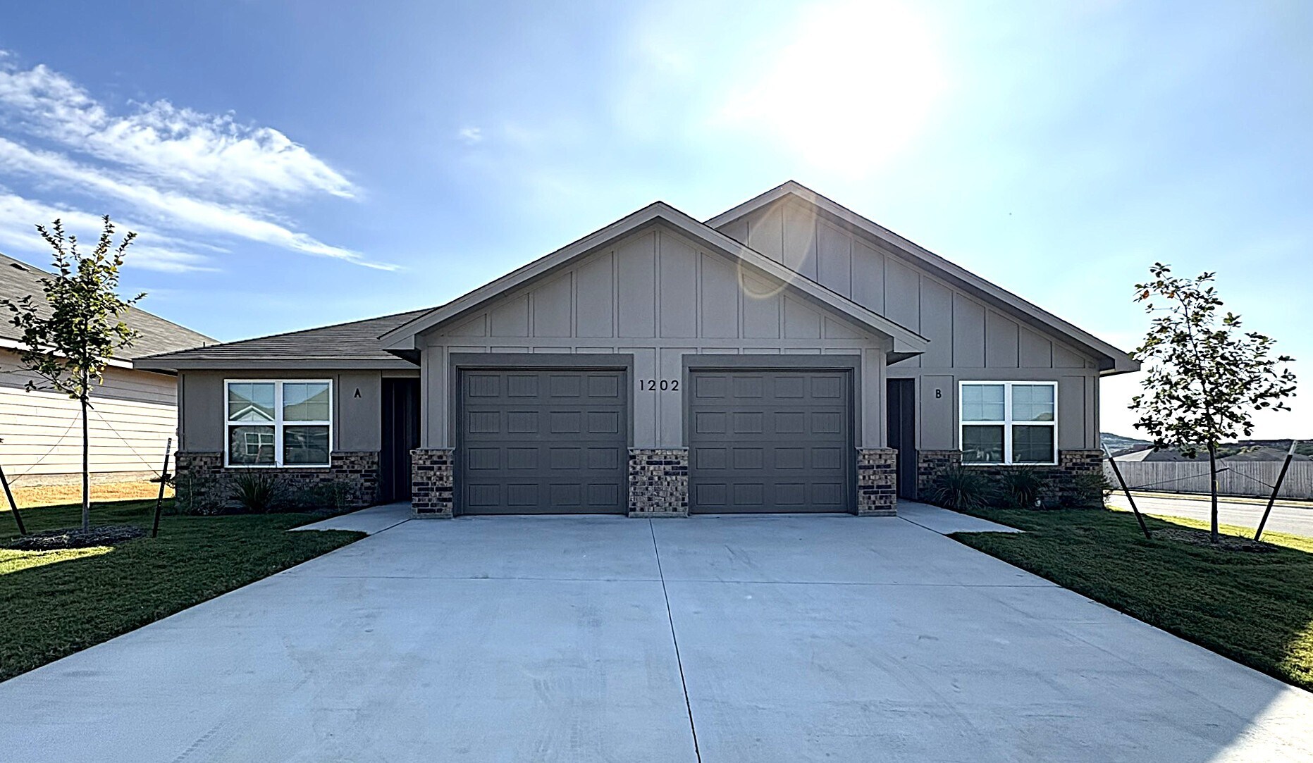 Building Photo - 1202 Lexington Dr