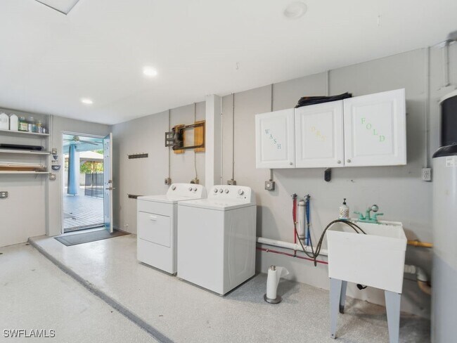 Building Photo - 4920 Shady River Ln