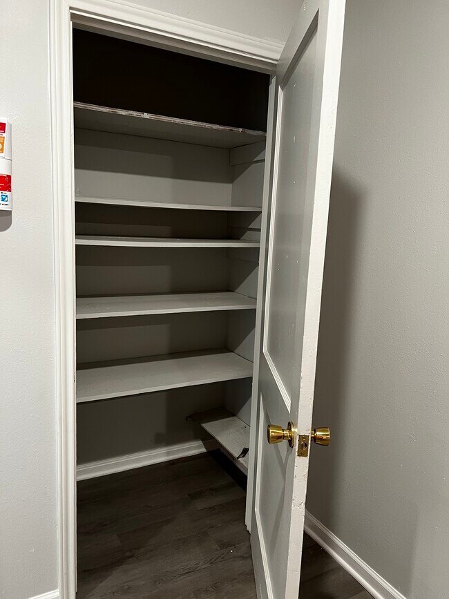 Building Photo - 1909 McCall St