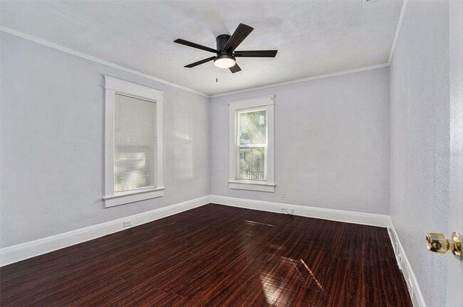 Building Photo - 1014 E Emma St