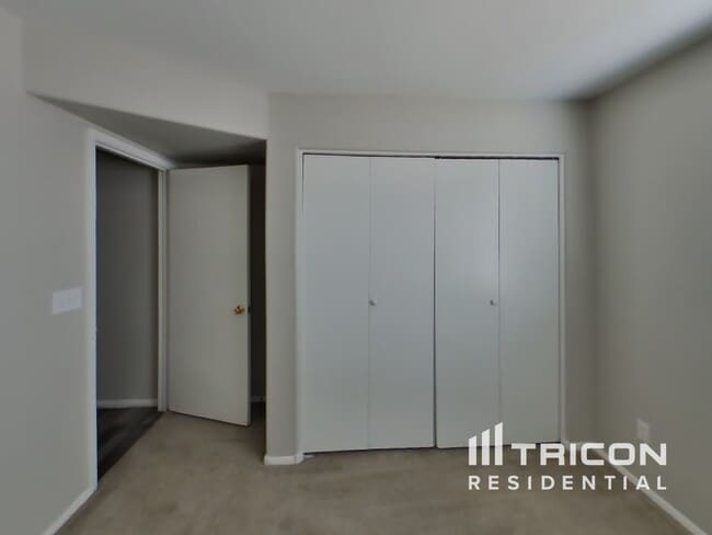 Building Photo - 4432 N 86th Dr