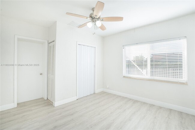 Building Photo - 6695 SW 28th St