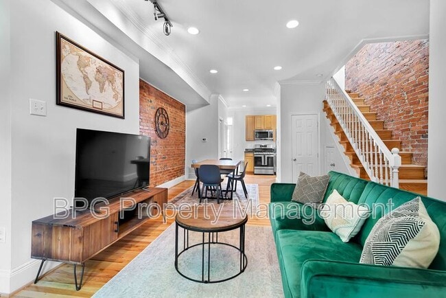 Building Photo - 1037 5th St NE