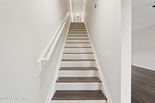 Building Photo - 577 Scrub Jay Dr