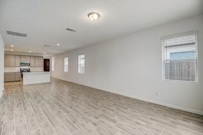 Building Photo - 117 Lacey Oak Lp