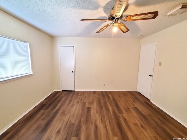 Building Photo - 8219 Sunshine Trail Dr