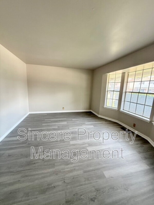Building Photo - 4013 NW 57th St