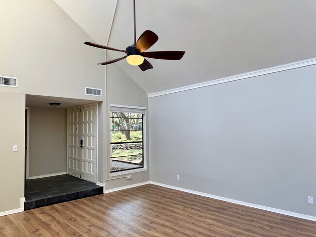 Building Photo - 30 Casa Verde St