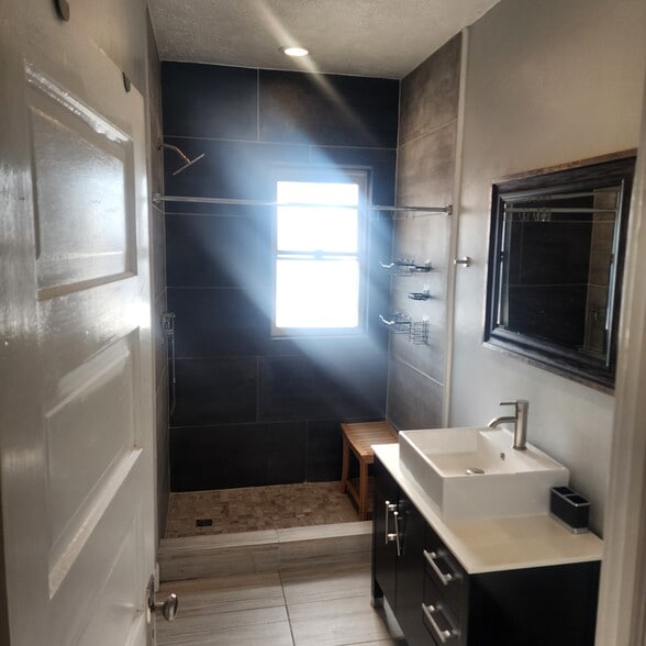 Master Bath modern update - 2415 N Vine St