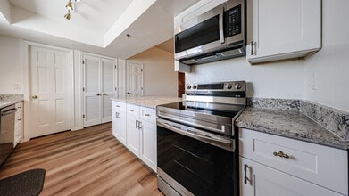 Building Photo - 3031 N Civic Center Plaza