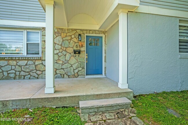 Building Photo - 510 Cedar Ave