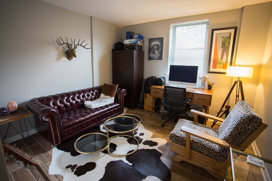 Building Photo - 2929 Selena Dr