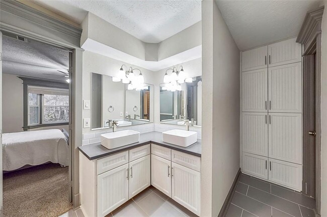 Building Photo - 632 N Eldridge Pky