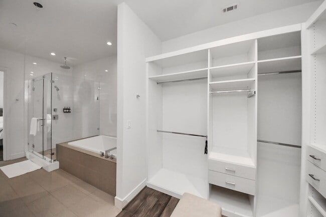 Building Photo - 4521 San Felipe St