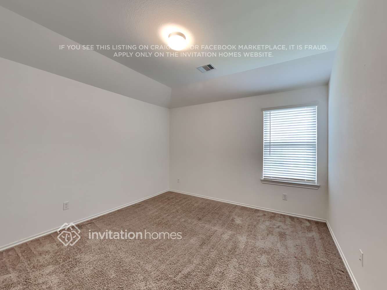 Building Photo - 23839 Via Camino Ln