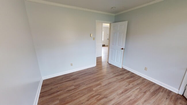 Building Photo - 108 Wilson St