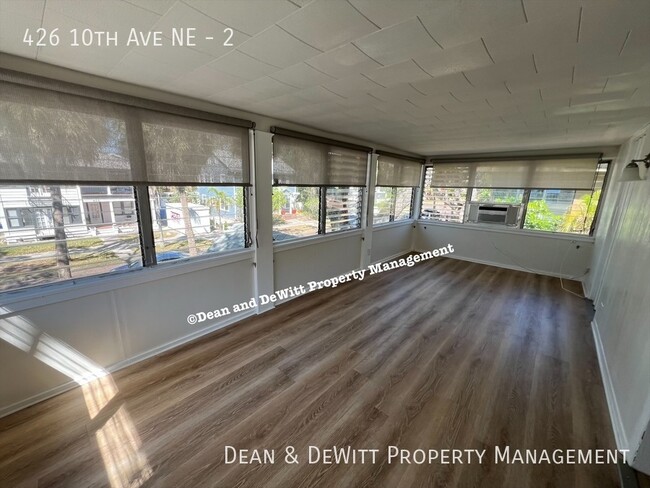 Building Photo - Old NE Apt 2/1 - For Rent