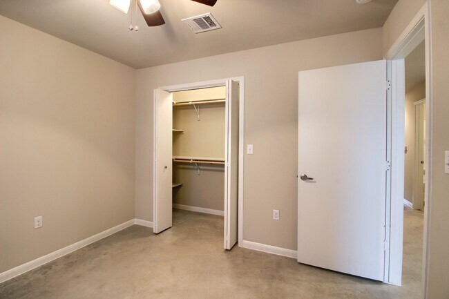 Building Photo - 300 Stubblefield Ln