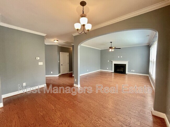 Building Photo - 4033 Hunting Path Dr