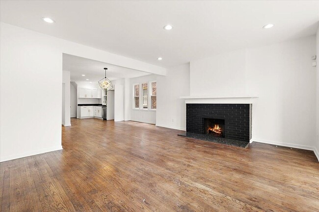 Building Photo - 2477 Hazelwood St