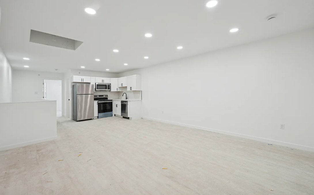 Building Photo - 51 Farson St