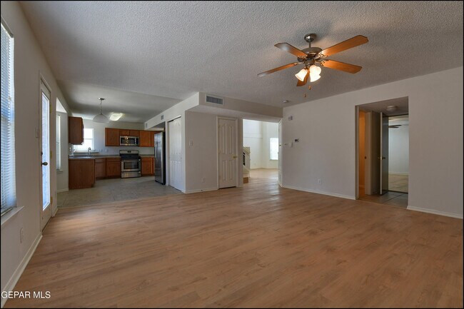 Building Photo - 253 Summerbrooke Ct