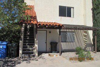 Building Photo - Amazing 2 bedroom with indoor laundry