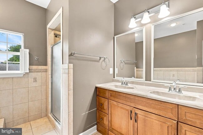 Building Photo - 10717 Bentley Ln