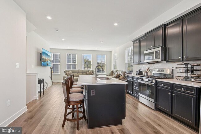 Building Photo - 133 Woodgate Cir