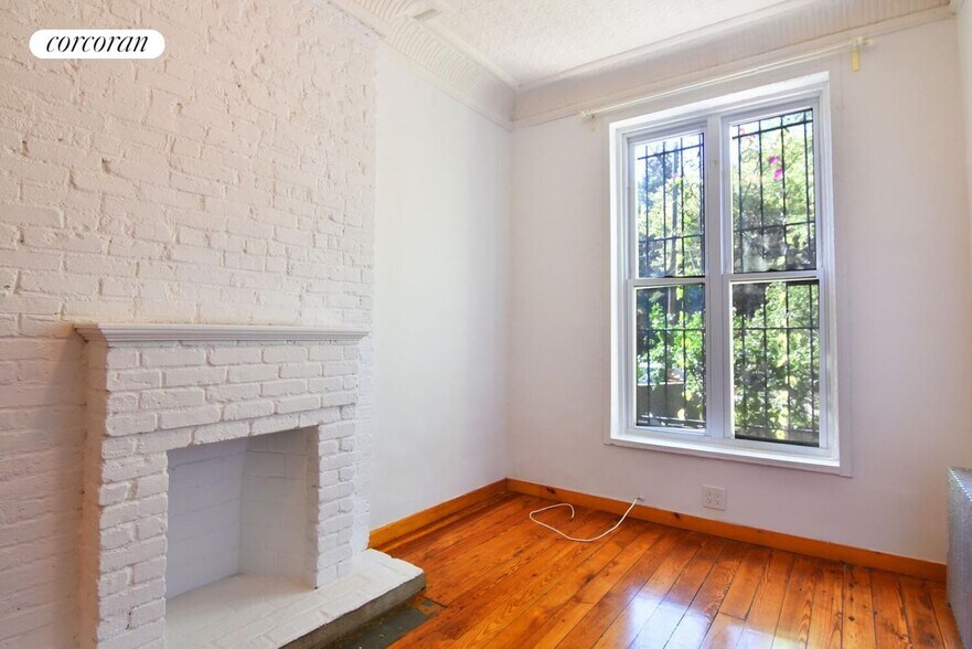 Building Photo - 81 4th Pl