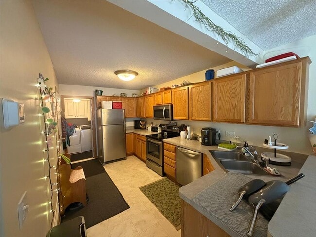 Building Photo - 8920 Pheasant Ln