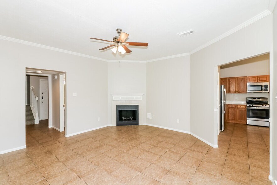 Building Photo - 15806 Mission Crest Ct