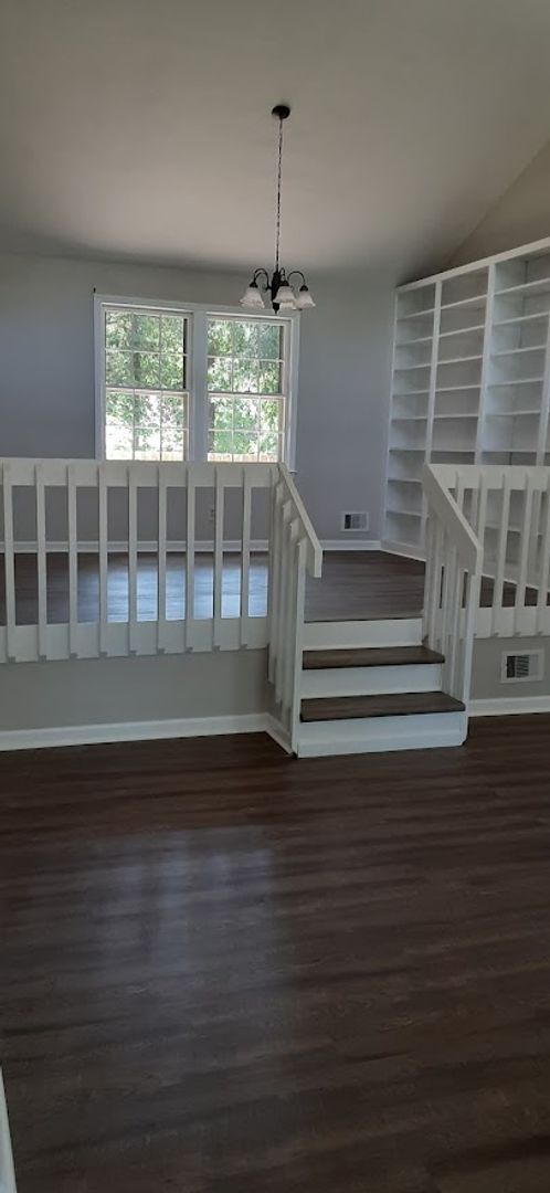 Building Photo - Lovely Three Bedroom Upgraded Home in Irmo...