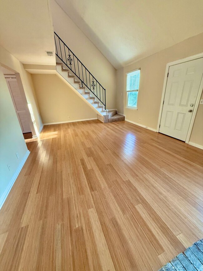 Building Photo - 3 Bed 2 Bath with Amenities in Hermitage for $1700/mo!