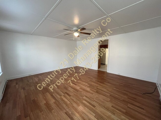 Building Photo - 3 Bedroom, 1 Bath Home in Spring Grove School District with Brand new LVP Flooring