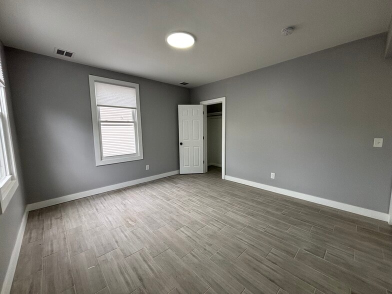 Building Photo - 148 Chilton St