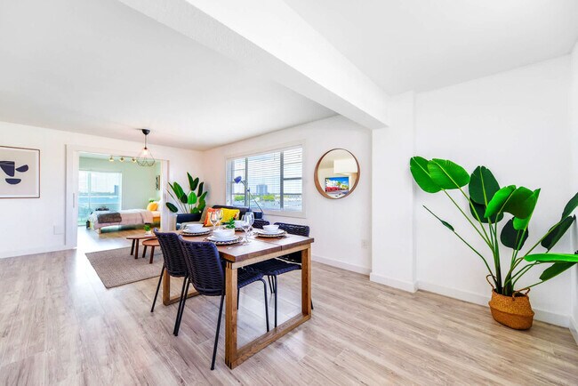 Building Photo - 7904 West Dr