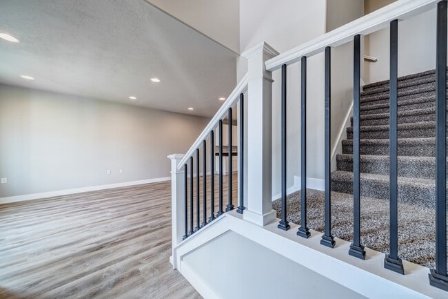 Building Photo - 4419 W Glendon Dr
