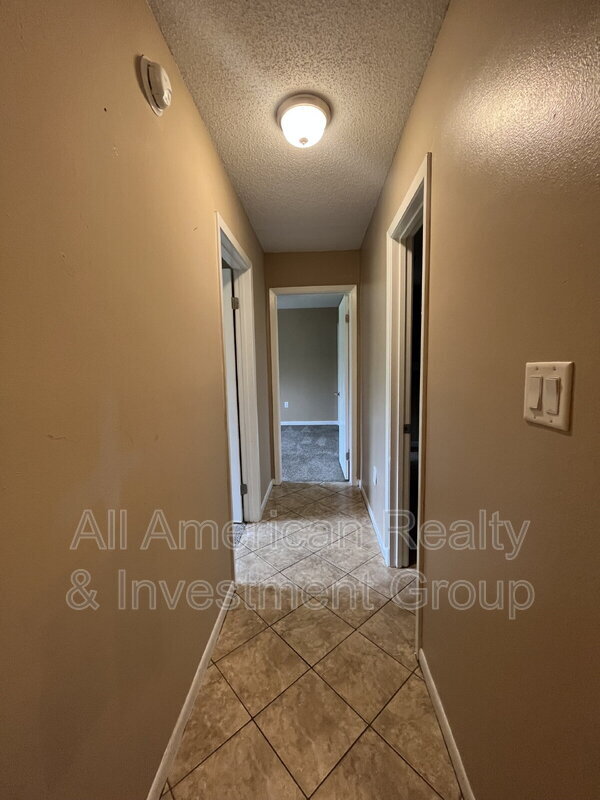 Building Photo - 939 Tanager Rd