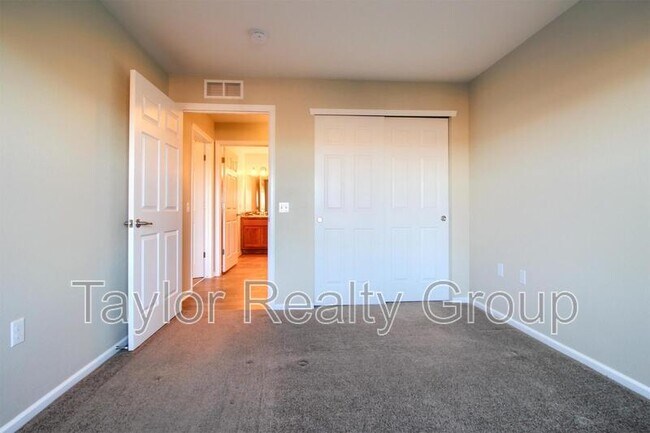 Building Photo - 14300 Waterside Ln