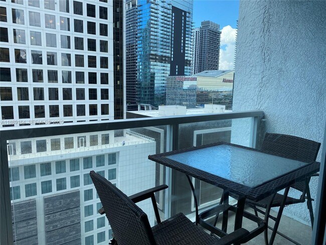 Building Photo - 500 Brickell Ave