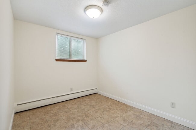 Building Photo - 5547 N Lyndale Ave